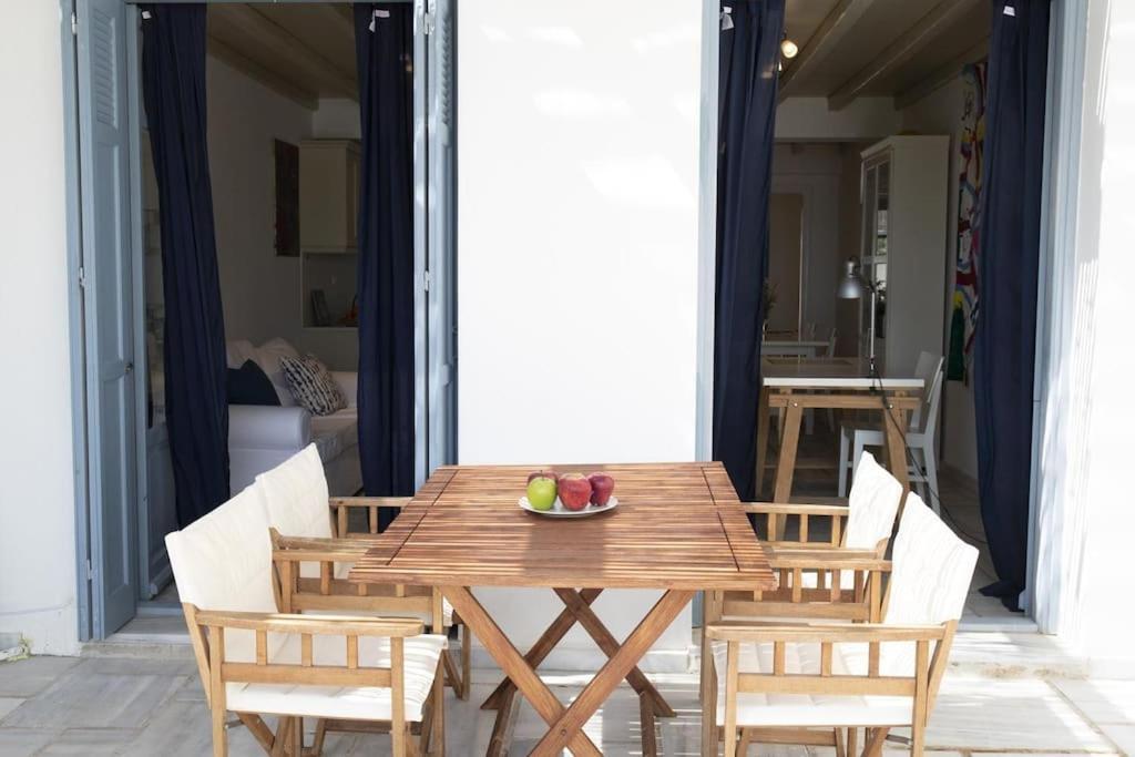 Beachfront 2Br Apartment - Free Parking Livadi  Dış mekan fotoğraf